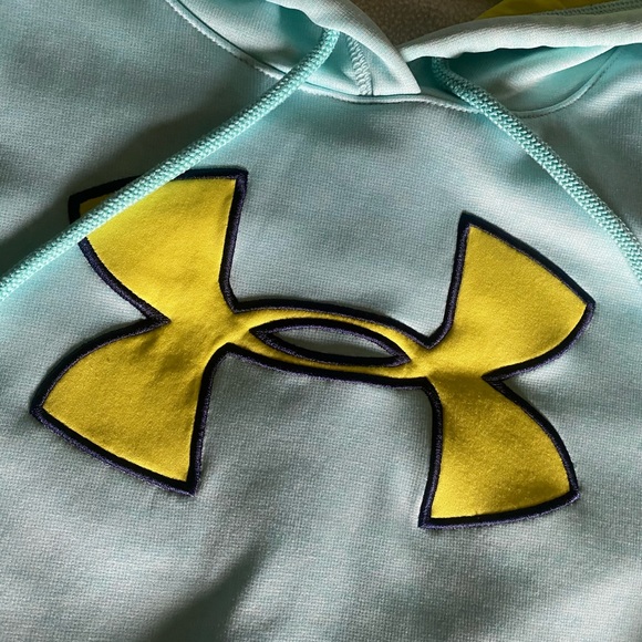Under Armour Sweater - Picture 3 of 3